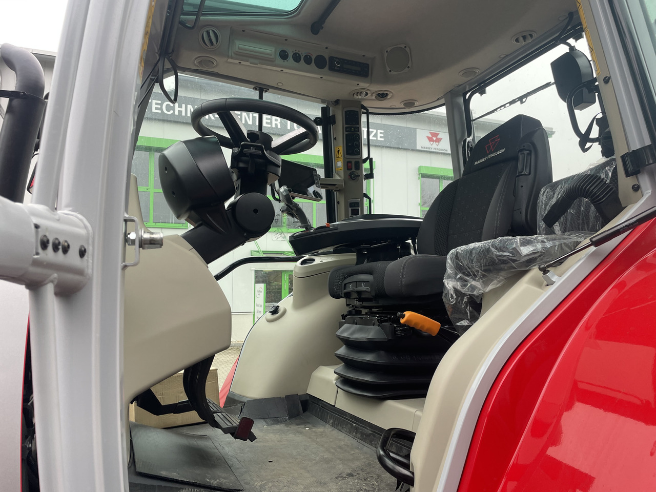 Massey Ferguson 7S.210 Dyna-VT EXCLUSIVE - Traktor: slika 4 Massey Ferguson 7S.210 Dyna-VT EXCLUSIVE - Traktor: slika 4