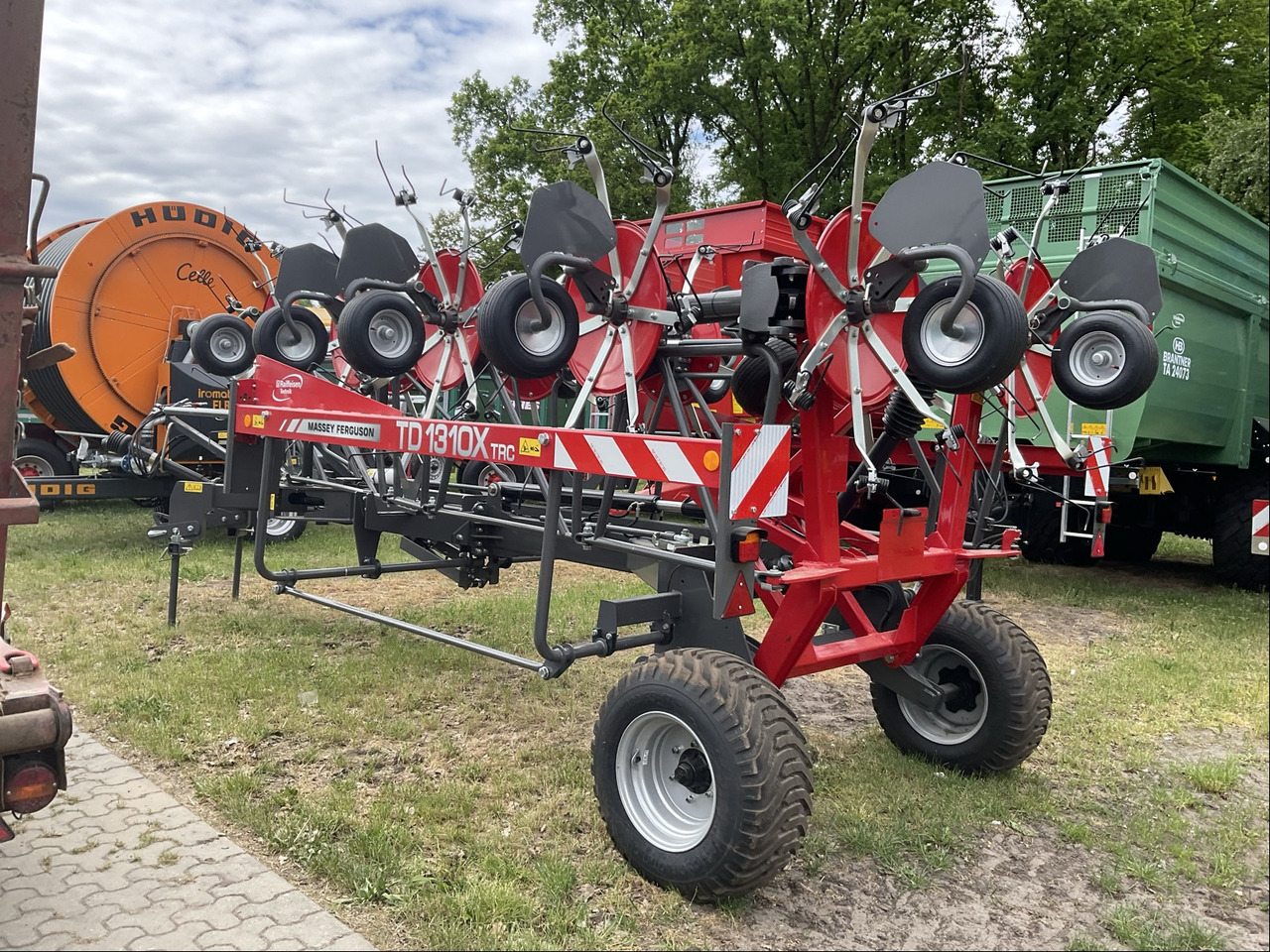 Massey Ferguson TD 1310X TRC - Prevrtač/ Grabuljač: slika 1 Massey Ferguson TD 1310X TRC - Prevrtač/ Grabuljač: slika 1
