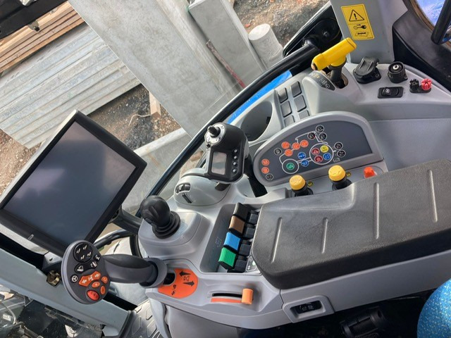New Holland T7.200 Autocommand - Traktor: slika 3 New Holland T7.200 Autocommand - Traktor: slika 3
