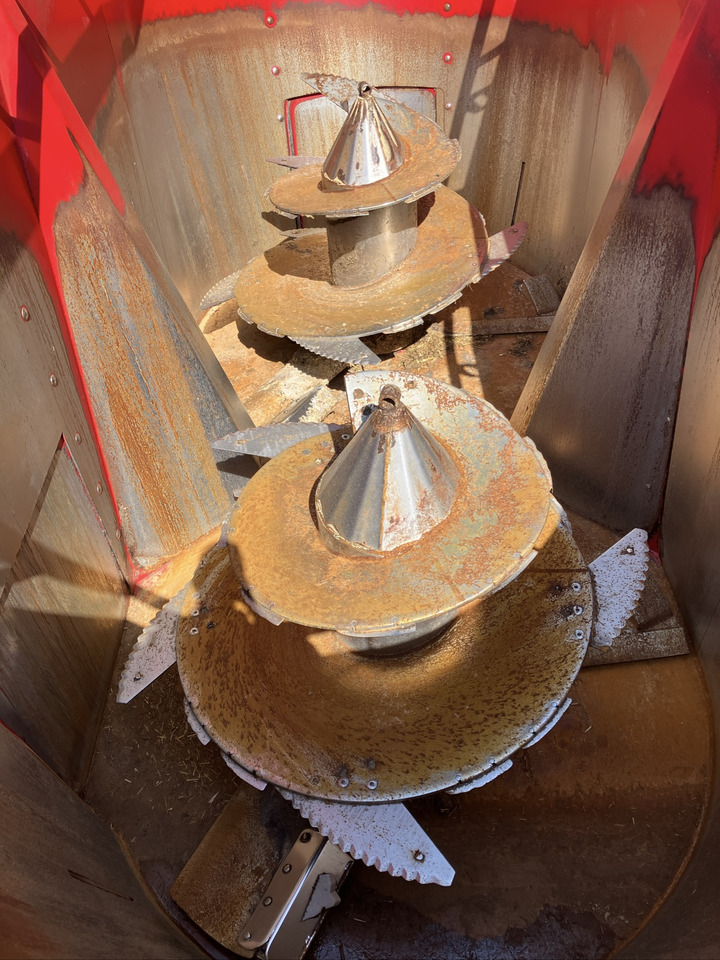 Peecon Biga 20-215 Twin Plus - Prikolica za mešanje stočne hrane: slika 4 Peecon Biga 20-215 Twin Plus - Prikolica za mešanje stočne hrane: slika 4