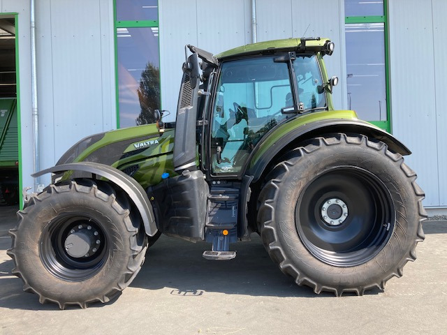 Valtra T 235 Versu - Traktor: slika 1 Valtra T 235 Versu - Traktor: slika 1