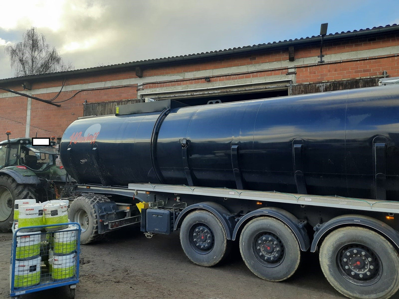 Wienhoff Drei-Achs Tanksattelauflieger - Oprema za đubrenje: slika 1 Wienhoff Drei-Achs Tanksattelauflieger - Oprema za đubrenje: slika 1