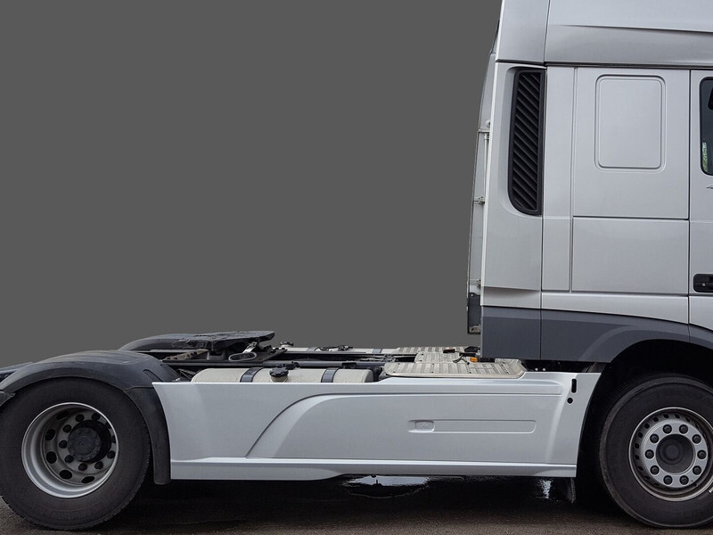 DAF XF106 E6 Sideskirts / Fairings - Aerodinamika/ Spojler za Kamion: slika 1 DAF XF106 E6 Sideskirts / Fairings - Aerodinamika/ Spojler za Kamion: slika 1