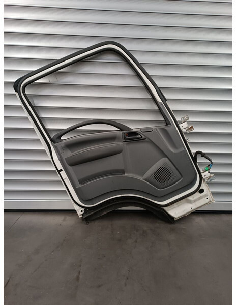 Isuzu LH - DRIVER - SX - LATO GUIDA - Vrata i delovi za Kamion: slika 2 Isuzu LH - DRIVER - SX - LATO GUIDA - Vrata i delovi za Kamion: slika 2