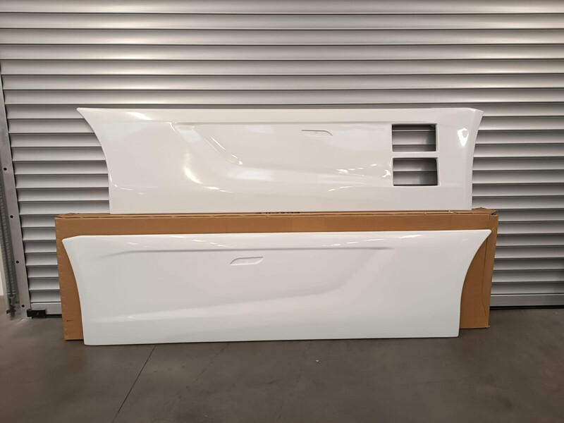 Iveco S WAY EURO 6 - ADBlue steps / scalini ADBlue - Aerodinamika/ Spojler za Kamion: slika 1 Iveco S WAY EURO 6 - ADBlue steps / scalini ADBlue - Aerodinamika/ Spojler za Kamion: slika 1