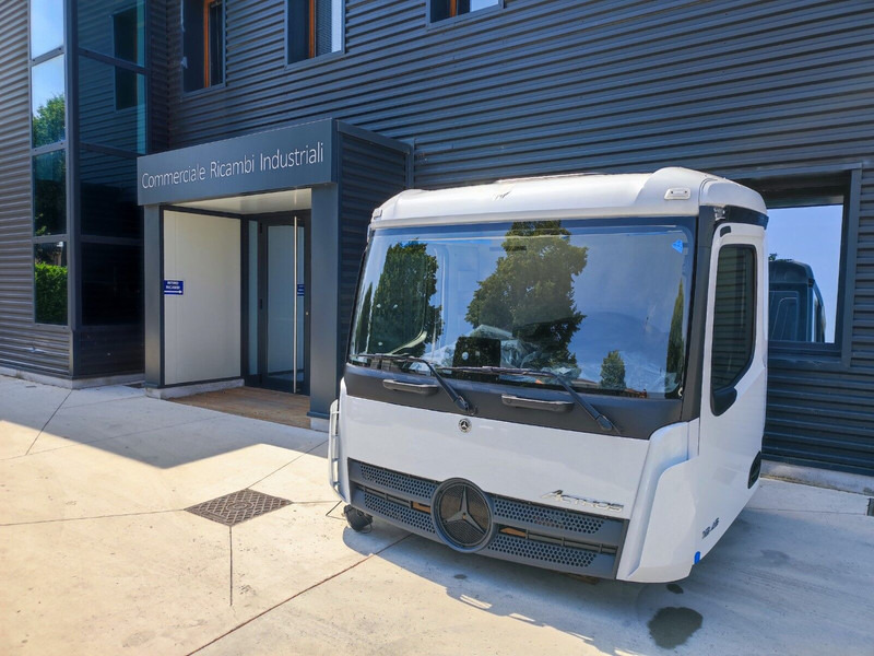 Mercedes-Benz AROCS ACTROS ANTOS CLASSIC SPACE MP4 - Kabina i enterijer za Kamion: slika 3 Mercedes-Benz AROCS ACTROS ANTOS CLASSIC SPACE MP4 - Kabina i enterijer za Kamion: slika 3