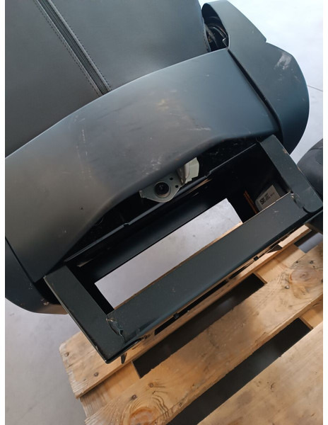 Mercedes-Benz RH+LH - DX+SX - Sedište za Kamion: slika 3 Mercedes-Benz RH+LH - DX+SX - Sedište za Kamion: slika 3