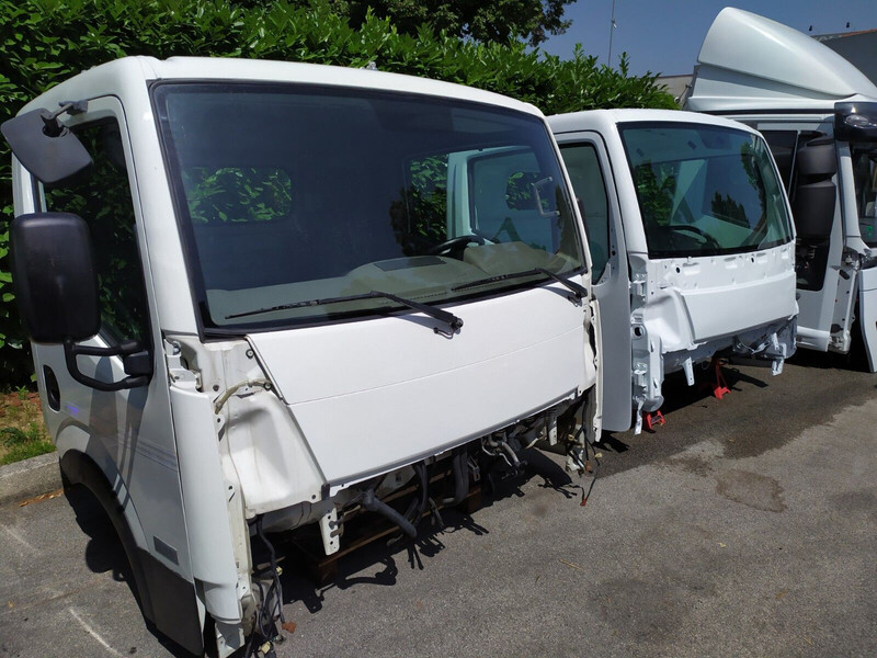 Nissan Cabstar (2007-2013) - Kabina i enterijer za Kamion: slika 1 Nissan Cabstar (2007-2013) - Kabina i enterijer za Kamion: slika 1