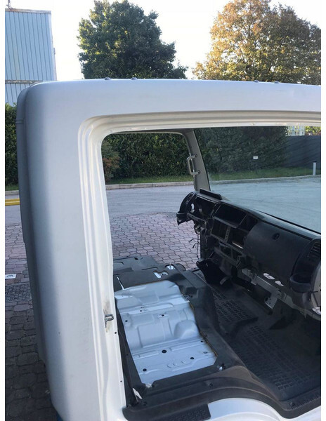 Nissan NT400 CABSTAR - Kabina i enterijer za Kamion: slika 3 Nissan NT400 CABSTAR - Kabina i enterijer za Kamion: slika 3