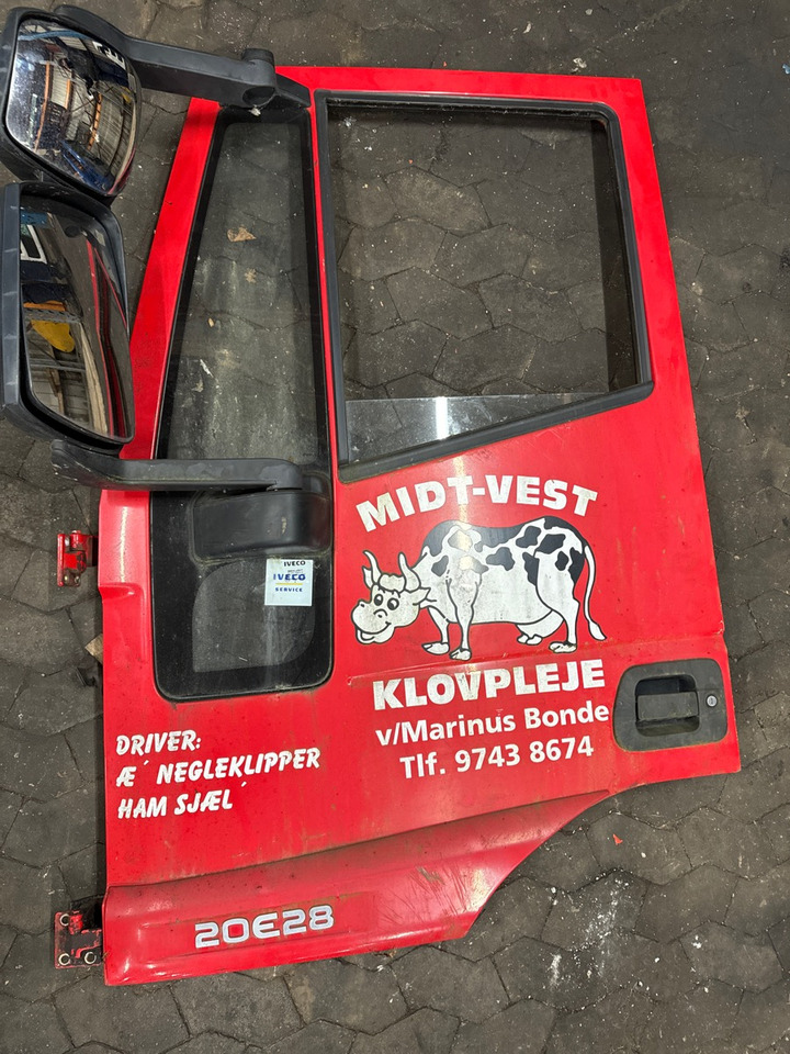 IVECO LEFT DOOR 504232513 - Kabina i enterijer za Kamion: slika 1 IVECO LEFT DOOR 504232513 - Kabina i enterijer za Kamion: slika 1