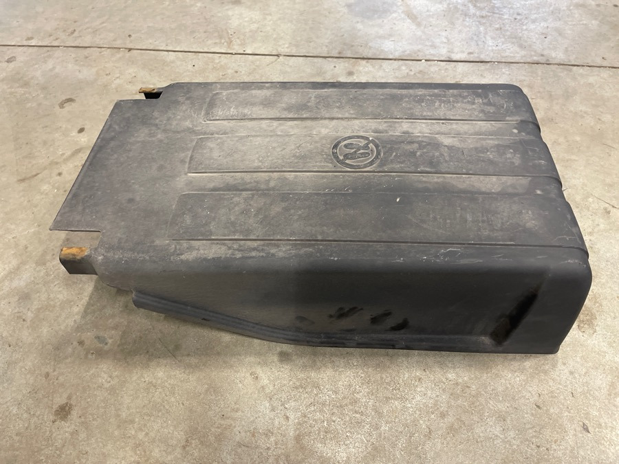 MAN BATTERY COVER 81.41860-0241 - Baterija za Kamion: slika 1 MAN BATTERY COVER 81.41860-0241 - Baterija za Kamion: slika 1