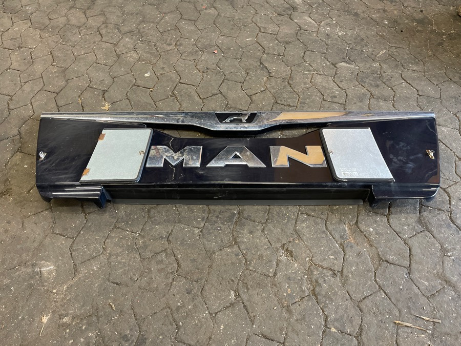 MAN FRONT GRILL 81.61150-6106 - Rešetka za Kamion: slika 1 MAN FRONT GRILL 81.61150-6106 - Rešetka za Kamion: slika 1