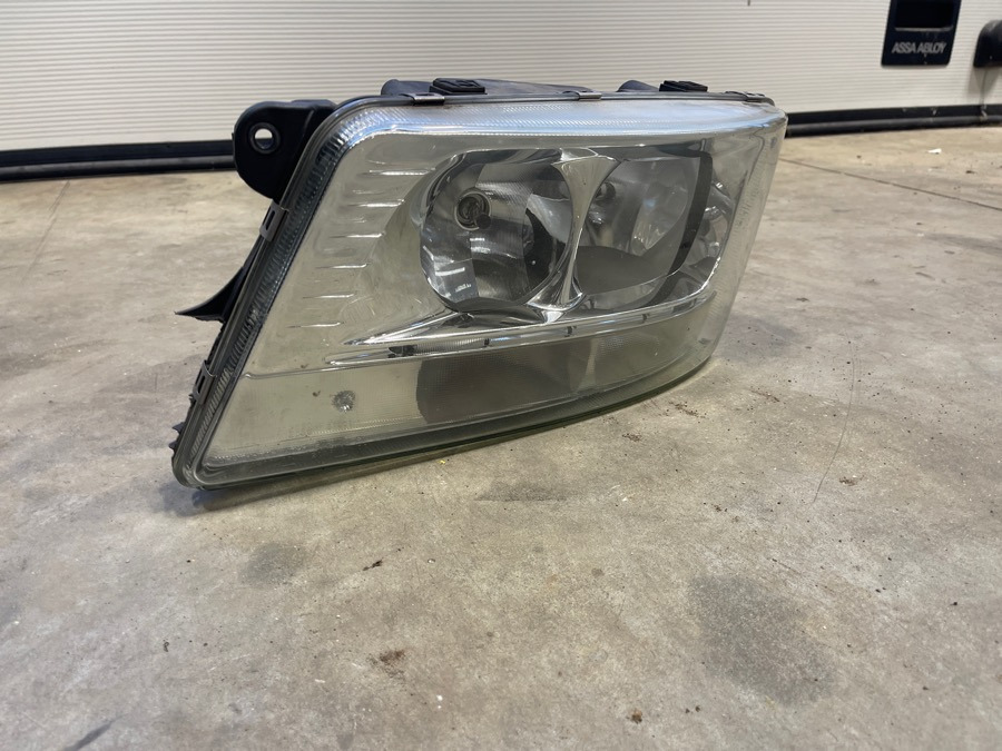 MAN HEADLAMP 81.25101-6749 - Svetla/ Osvetljenje za Kamion: slika 1 MAN HEADLAMP 81.25101-6749 - Svetla/ Osvetljenje za Kamion: slika 1