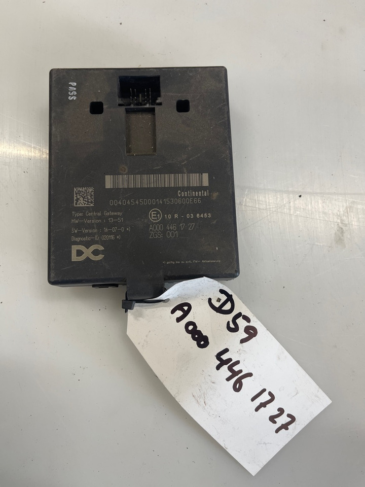 MERCEDES CONTROL ECU A0004461727 - Električni sistem za Kamion: slika 1 MERCEDES CONTROL ECU A0004461727 - Električni sistem za Kamion: slika 1