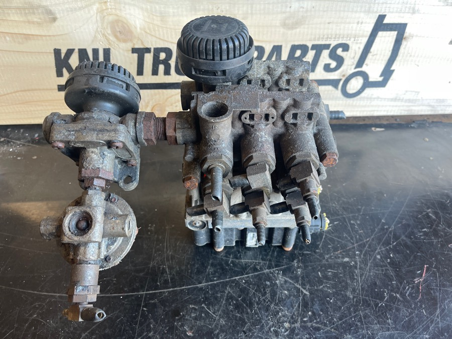 MERCEDES VALVE 4729051110 - Kočioni ventil za Kamion: slika 1 MERCEDES VALVE 4729051110 - Kočioni ventil za Kamion: slika 1
