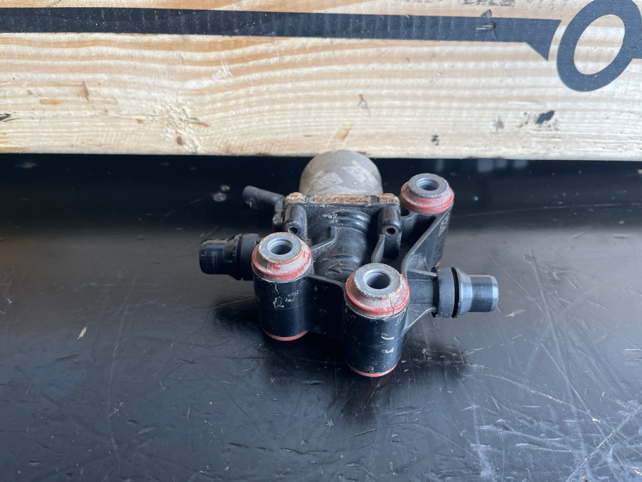 MERCEDES VALVE A0001531059 - Kočioni ventil za Kamion: slika 1 MERCEDES VALVE A0001531059 - Kočioni ventil za Kamion: slika 1