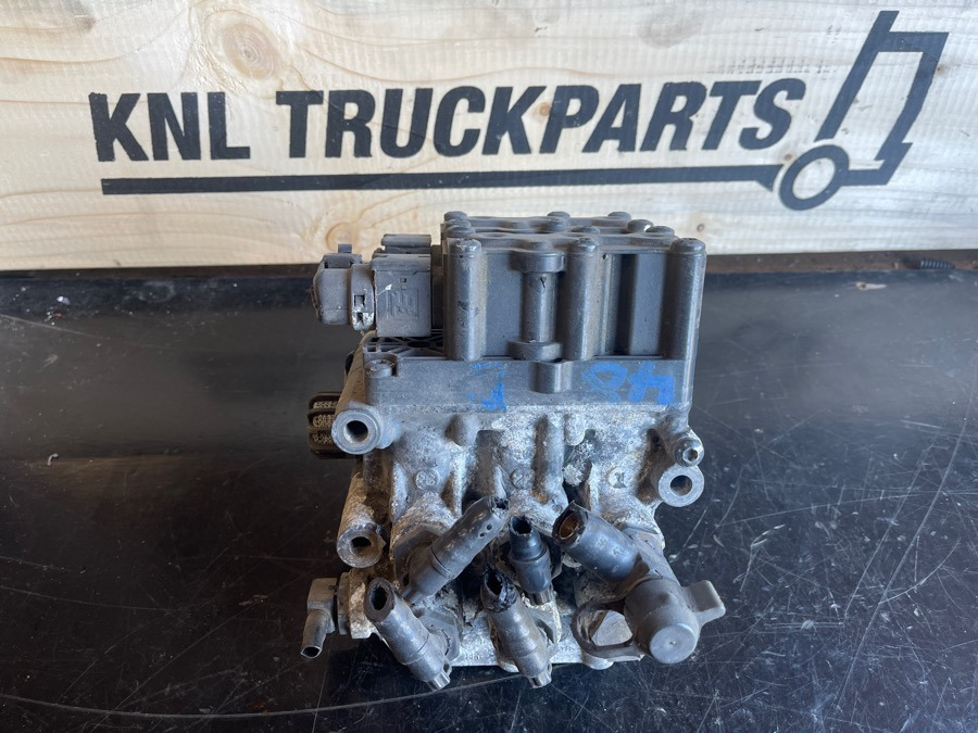 MERCEDES VALVE A0013270825 - Kočioni ventil za Kamion: slika 1 MERCEDES VALVE A0013270825 - Kočioni ventil za Kamion: slika 1