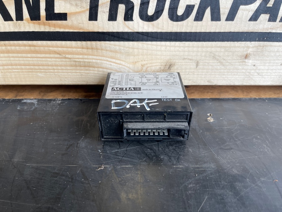 RENAULT ECU 5010415050 - Električni sistem za Kamion: slika 1 RENAULT ECU 5010415050 - Električni sistem za Kamion: slika 1