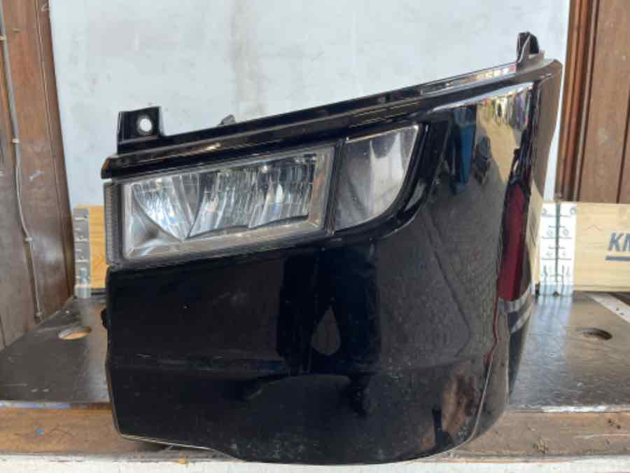 SCANIA BUMPER COVER LEFT SIDE 2295948 - Karoserija i eksterijer za Kamion: slika 1 SCANIA BUMPER COVER LEFT SIDE 2295948 - Karoserija i eksterijer za Kamion: slika 1