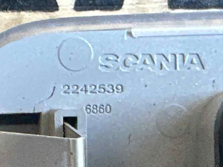 SCANIA ROOF LAMP 2242539 - Svetla/ Osvetljenje za Kamion: slika 3 SCANIA ROOF LAMP 2242539 - Svetla/ Osvetljenje za Kamion: slika 3