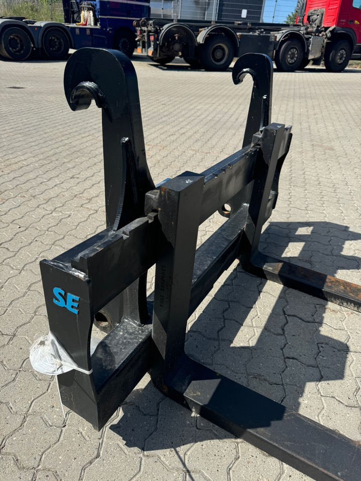 TEREX 980 4X4 // BURNED - Bager utovarivač: slika 4 TEREX 980 4X4 // BURNED - Bager utovarivač: slika 4