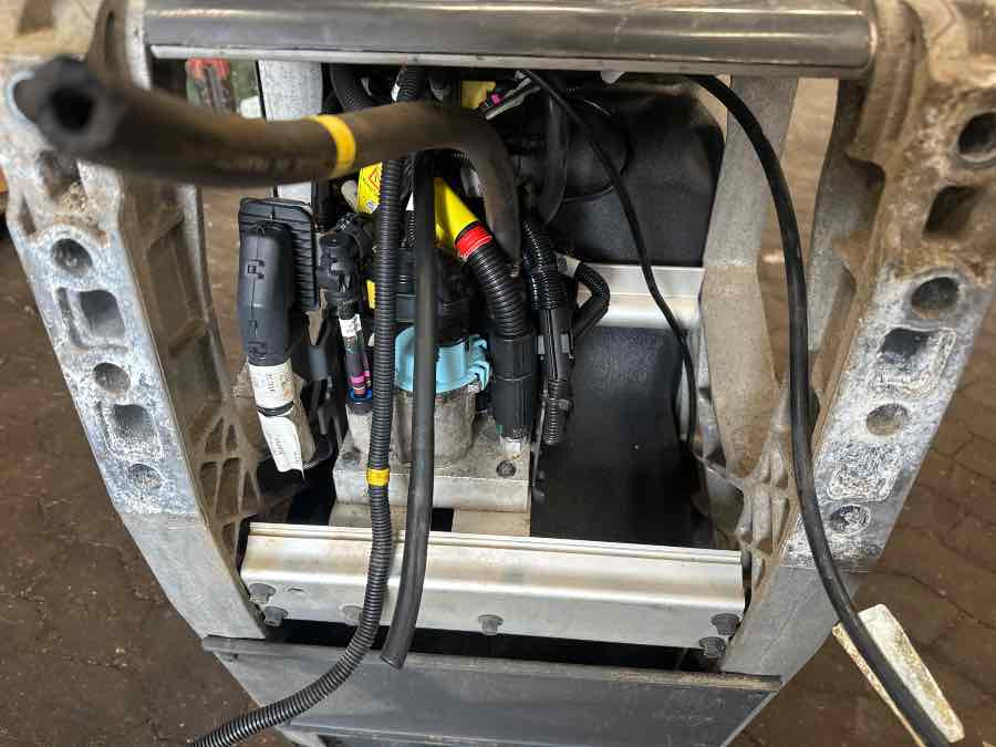 VOLVO ADBLUE TANK COMPLETE WITH PUMP 21645367 - Obrada goriva/ Dostava goriva za Kamion: slika 3 VOLVO ADBLUE TANK COMPLETE WITH PUMP 21645367 - Obrada goriva/ Dostava goriva za Kamion: slika 3
