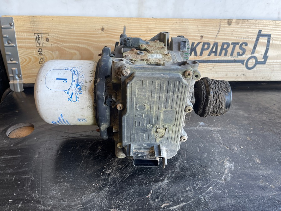 VOLVO AIR DRYER 22242663 - Ram/ Šasija za Kamion: slika 3 VOLVO AIR DRYER 22242663 - Ram/ Šasija za Kamion: slika 3