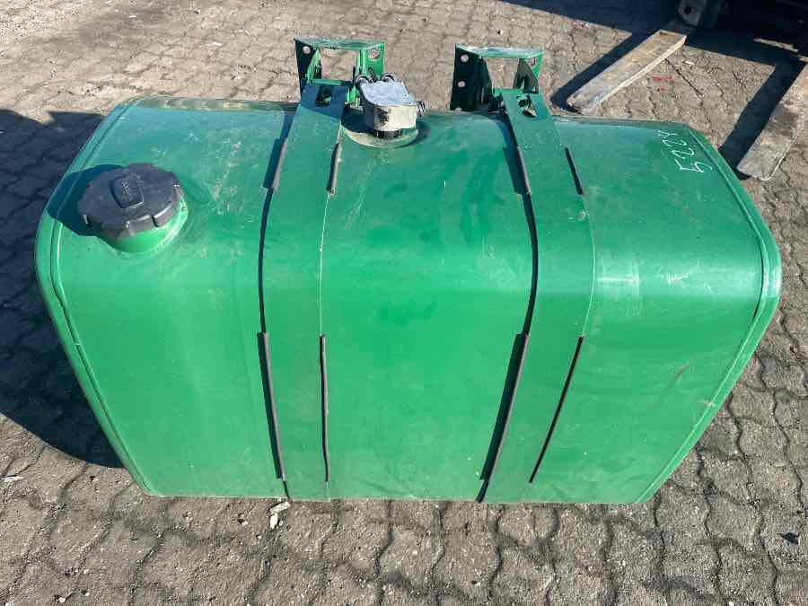 VOLVO DIESEL TANK 21516447 - Obrada goriva/ Dostava goriva za Kamion: slika 3 VOLVO DIESEL TANK 21516447 - Obrada goriva/ Dostava goriva za Kamion: slika 3