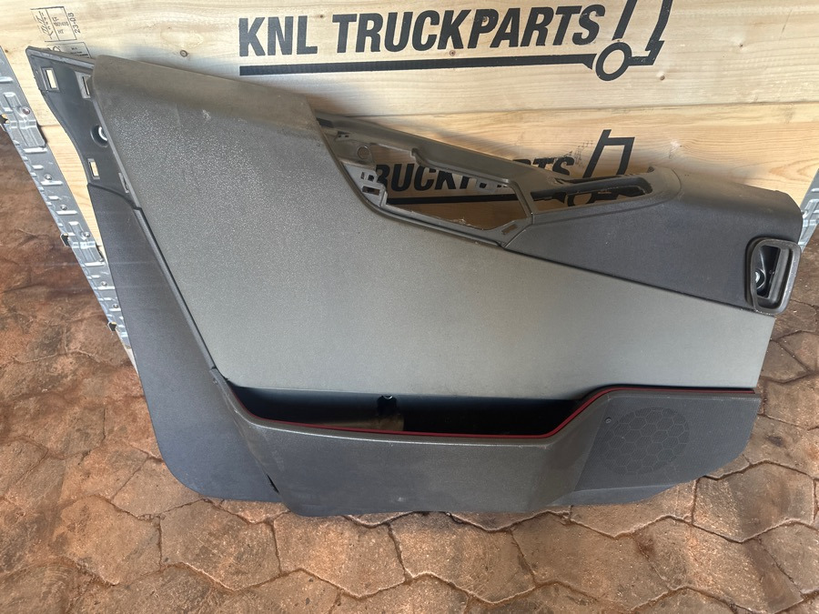 VOLVO DOOR PANEL LH 21925723 - Kabina i enterijer za Kamion: slika 1 VOLVO DOOR PANEL LH 21925723 - Kabina i enterijer za Kamion: slika 1