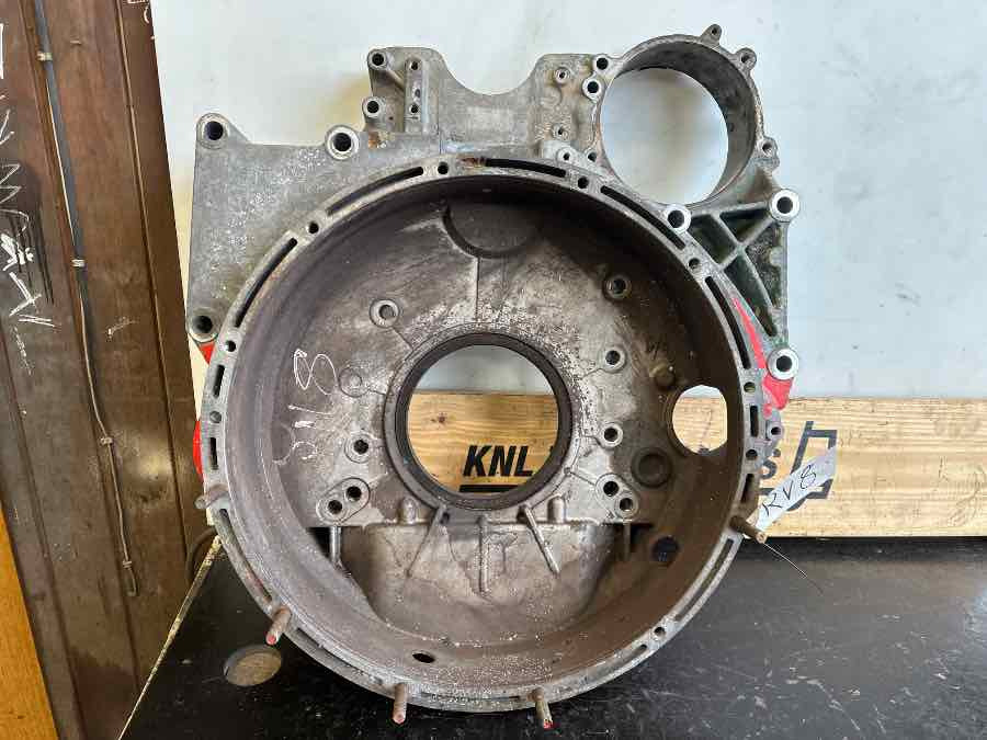 VOLVO FLYWHEEL HOUSE 21063845 - Motor i delovi za Kamion: slika 1 VOLVO FLYWHEEL HOUSE 21063845 - Motor i delovi za Kamion: slika 1