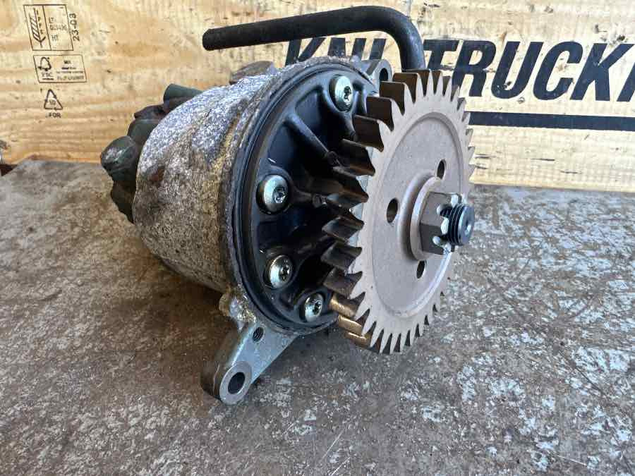 VOLVO STEERING PUMP 21910863 - Upravljački sistem za Kamion: slika 2 VOLVO STEERING PUMP 21910863 - Upravljački sistem za Kamion: slika 2