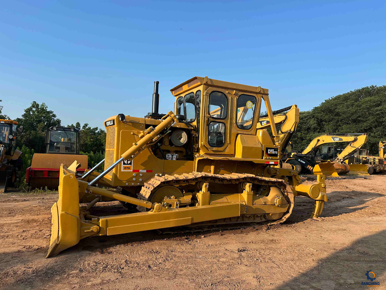 CAT D7G - Buldožer: slika 3 CAT D7G - Buldožer: slika 3