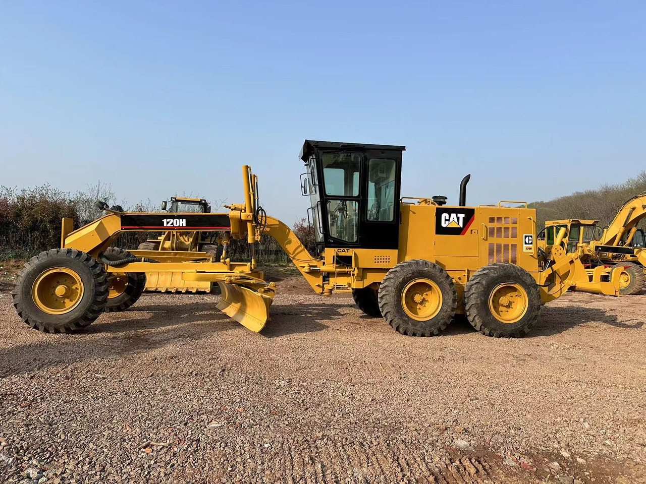 CATERPILLAR 120H motor grader - Grejder: slika 1 CATERPILLAR 120H motor grader - Grejder: slika 1