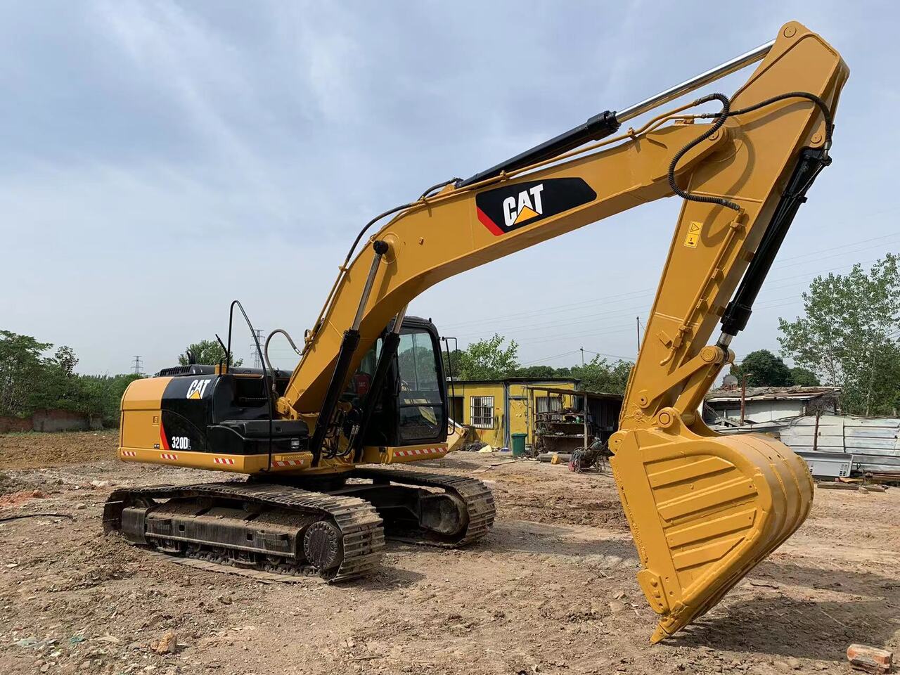 CATERPILLAR 320DL - Bager guseničar: slika 4 CATERPILLAR 320DL - Bager guseničar: slika 4
