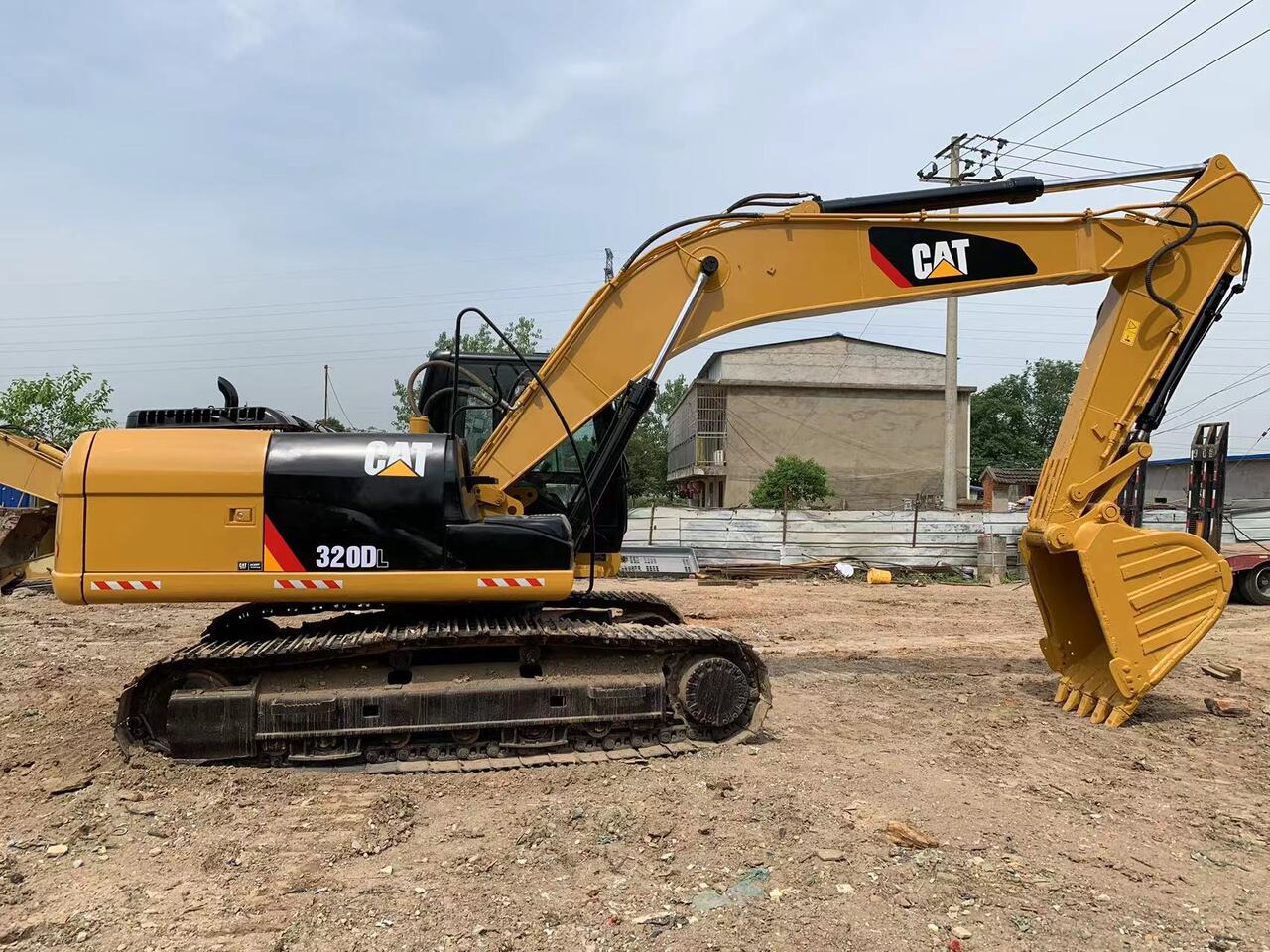 CATERPILLAR 320DL - Bager guseničar: slika 1 CATERPILLAR 320DL - Bager guseničar: slika 1