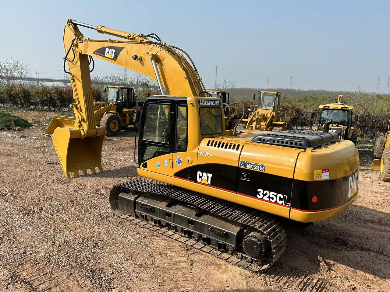 CATERPILLAR 325C - Bager guseničar: slika 4 CATERPILLAR 325C - Bager guseničar: slika 4