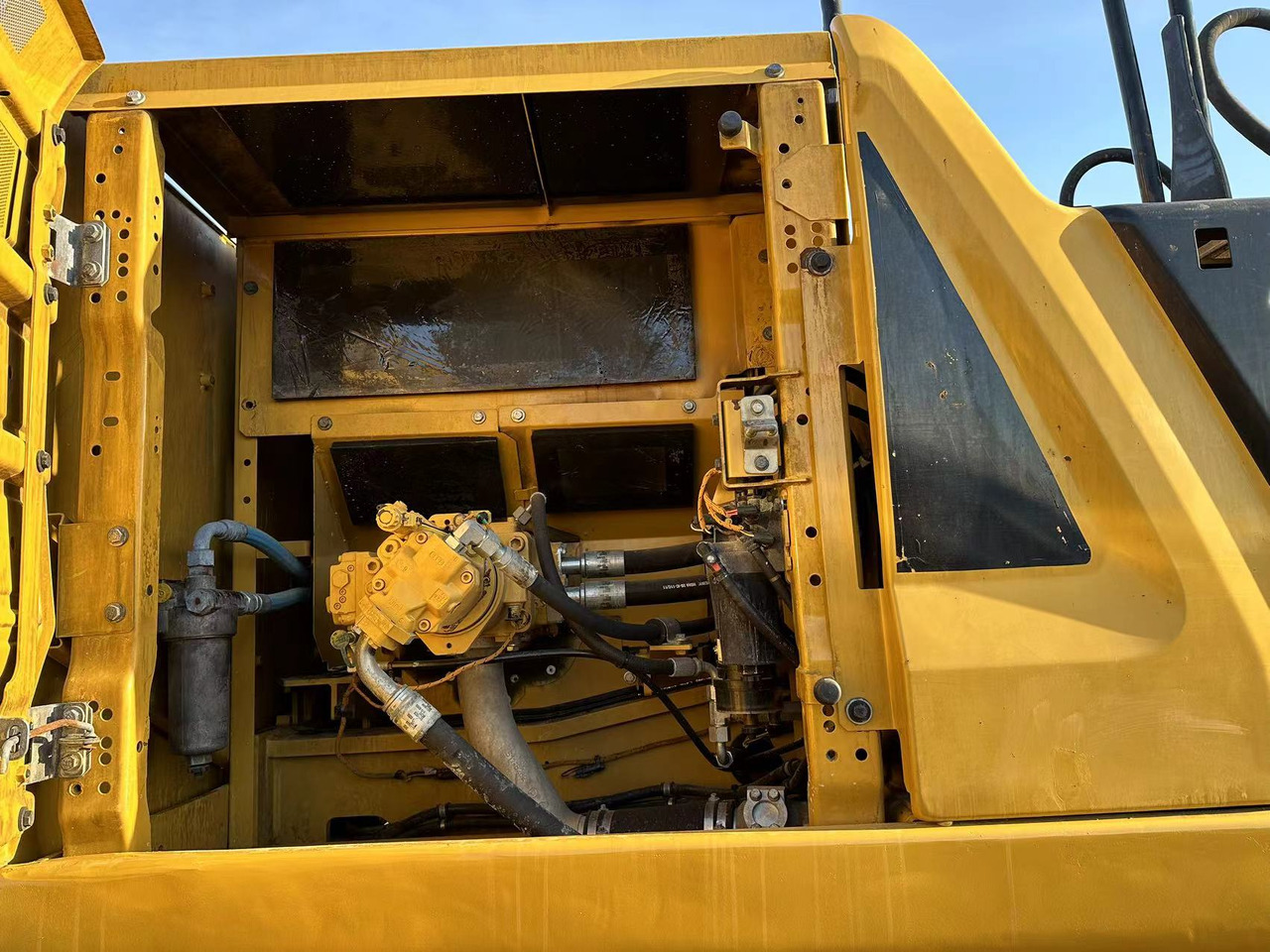 Bager CATERPILLAR 336GC: slika 8