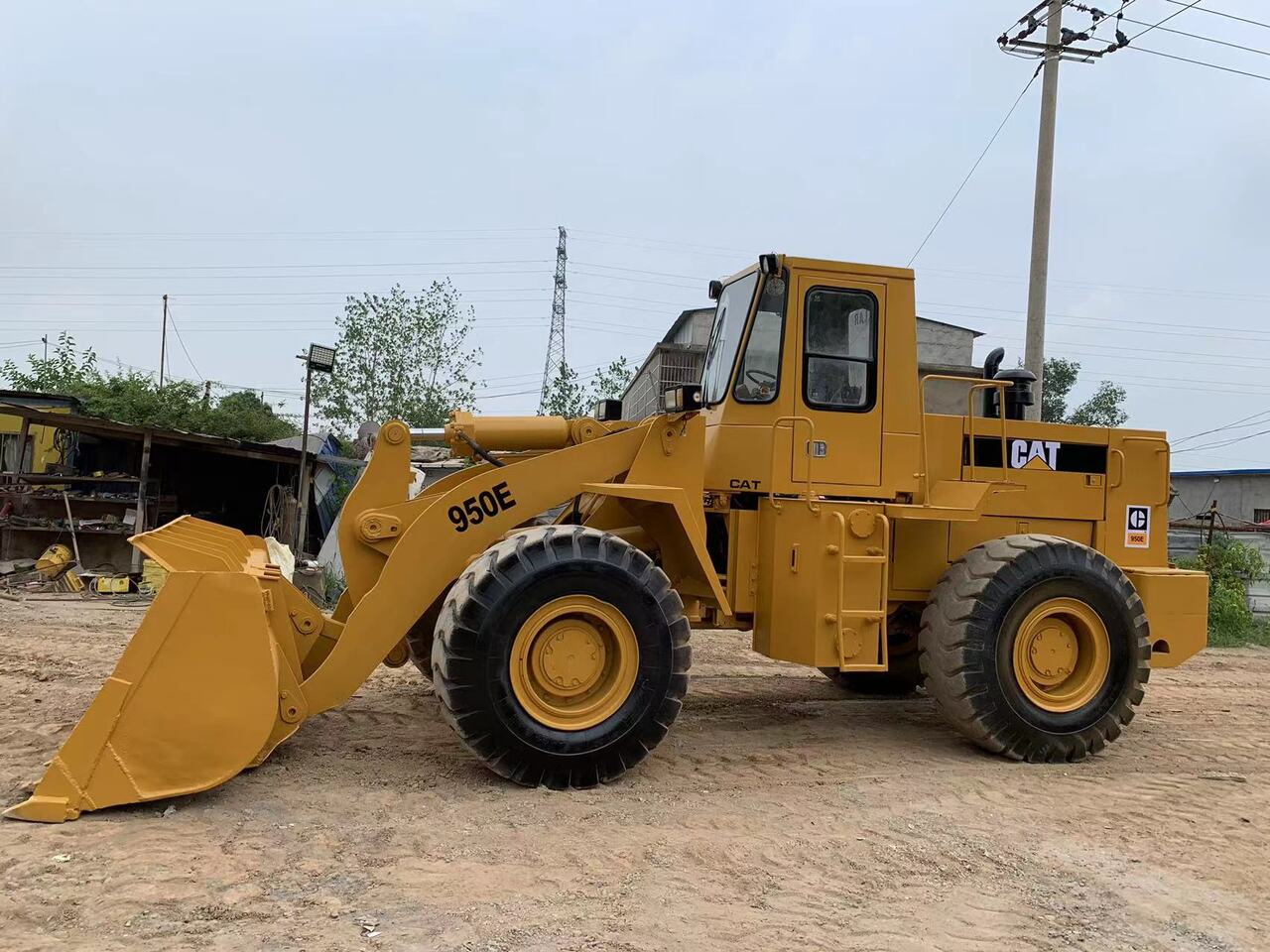 CATERPILLAR 950E - Utovarivač točkaš: slika 2 CATERPILLAR 950E - Utovarivač točkaš: slika 2