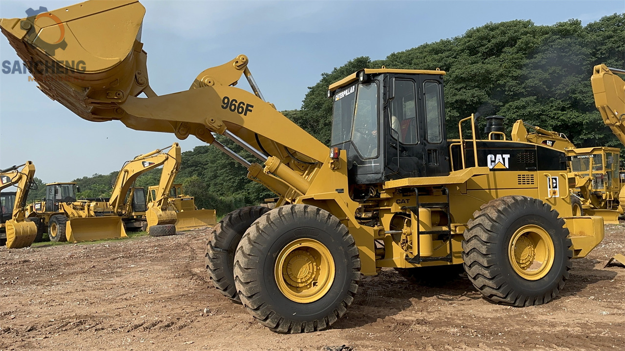 CATERPILLAR 966F - Utovarivač točkaš: slika 2 CATERPILLAR 966F - Utovarivač točkaš: slika 2