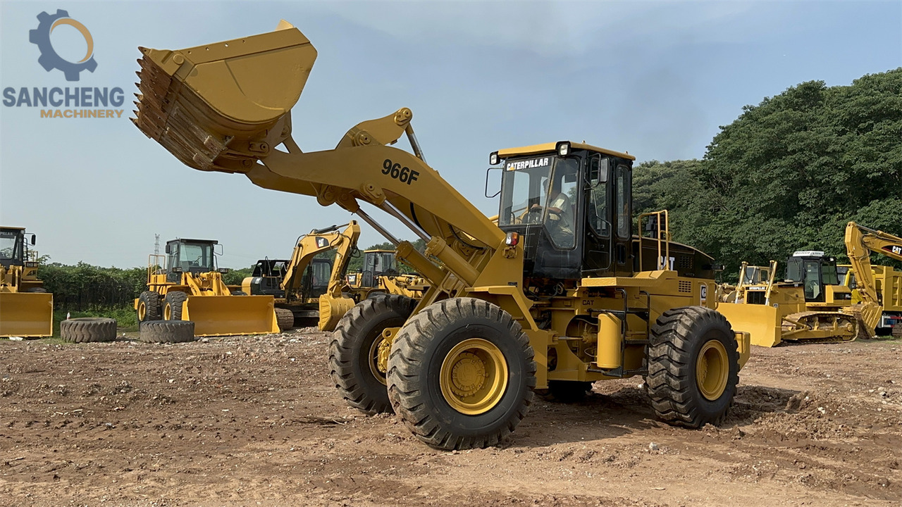 CATERPILLAR 966F - Utovarivač točkaš: slika 4 CATERPILLAR 966F - Utovarivač točkaš: slika 4