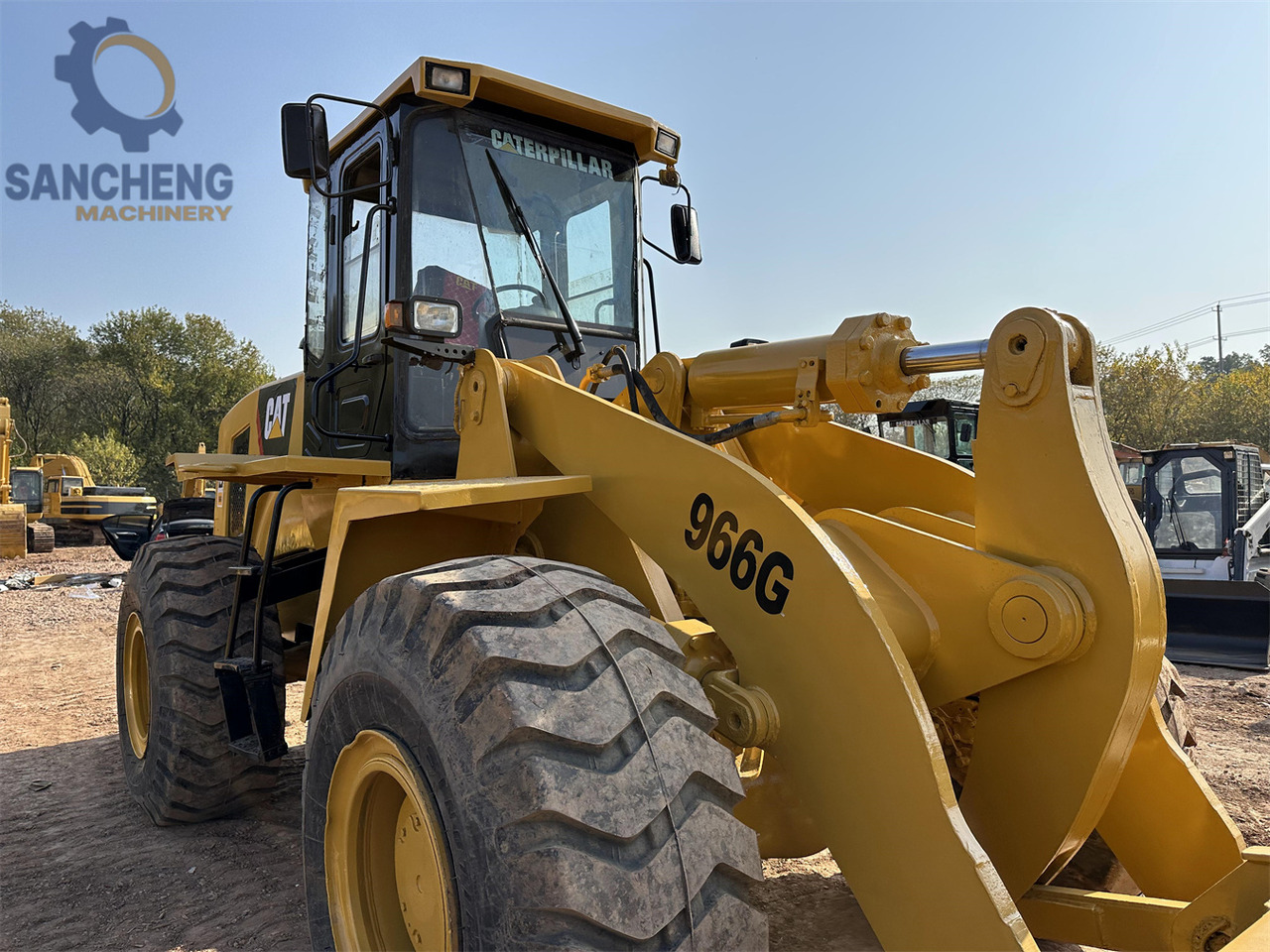 Utovarivač točkaš CATERPILLAR 966G: slika 11