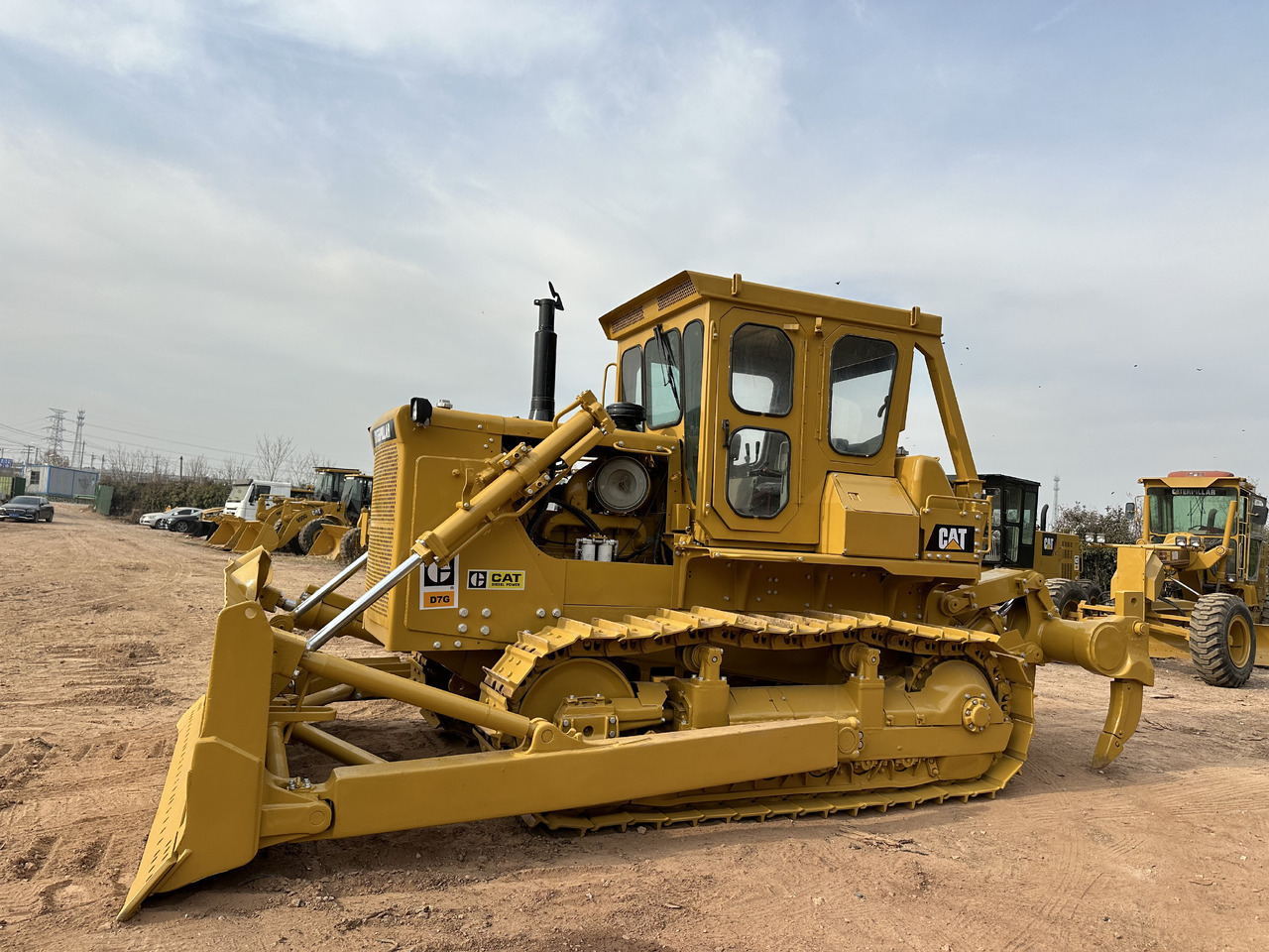 CATERPILLAR D7G - Buldožer: slika 1 CATERPILLAR D7G - Buldožer: slika 1