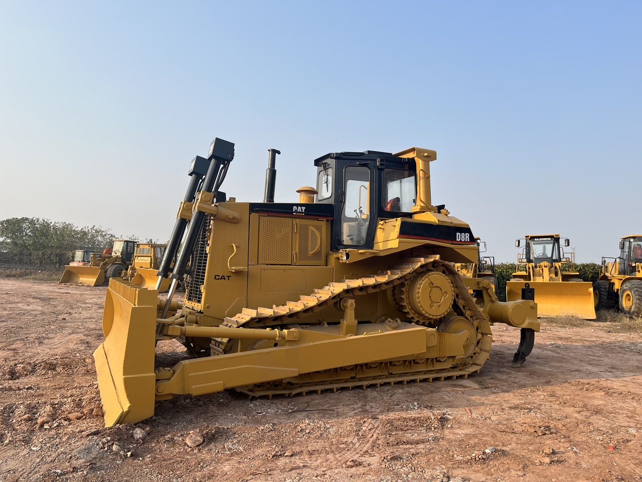 CATERPILLAR D8R - Buldožer: slika 2 CATERPILLAR D8R - Buldožer: slika 2