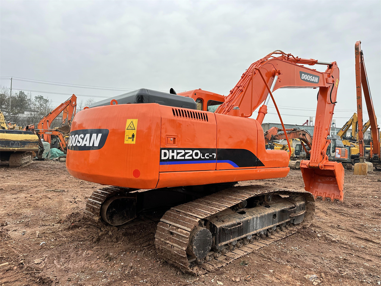 DOOSAN DH220 - Bager guseničar: slika 4 DOOSAN DH220 - Bager guseničar: slika 4
