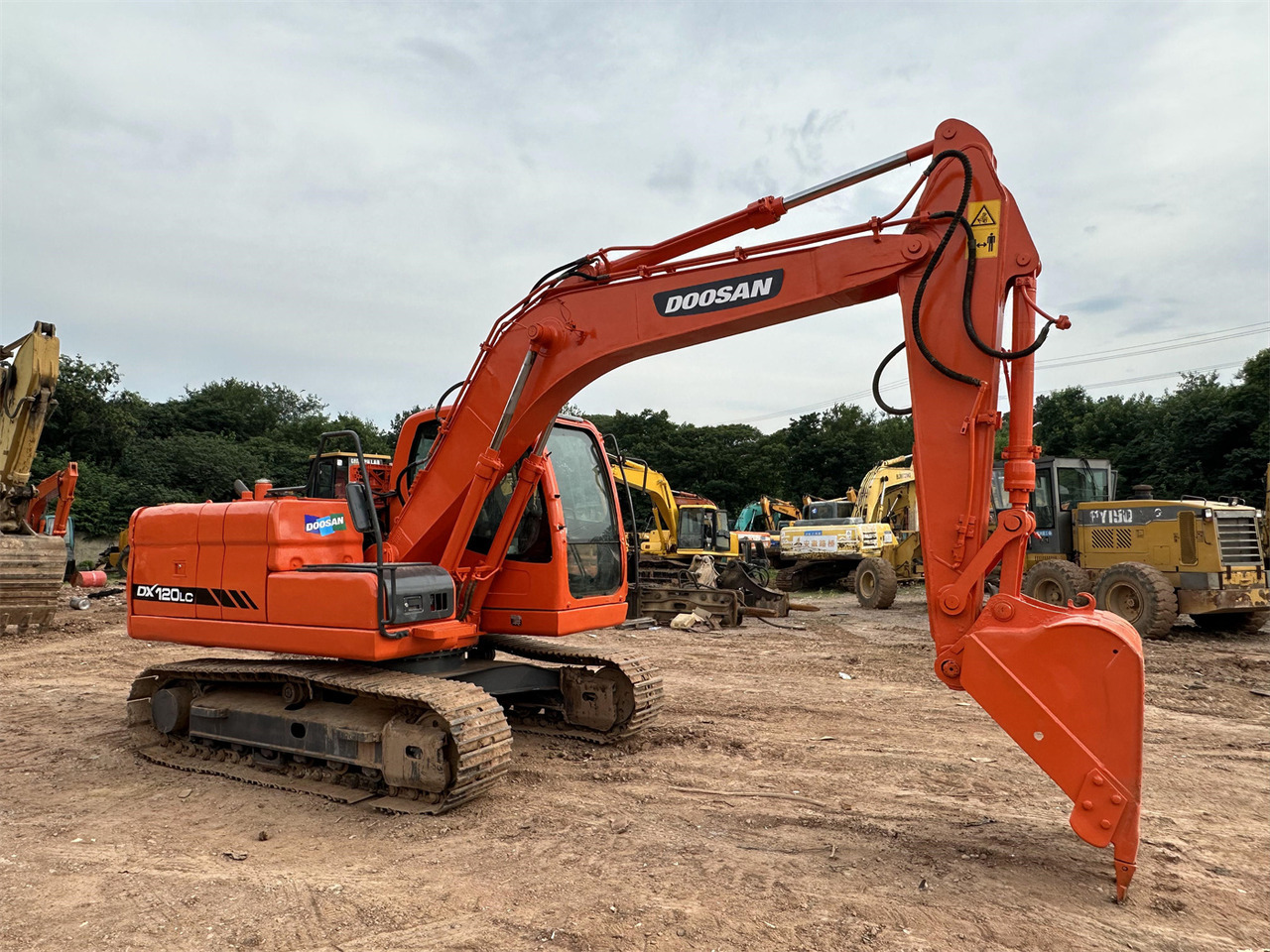 DOOSAN DX120 - Bager guseničar: slika 1 DOOSAN DX120 - Bager guseničar: slika 1