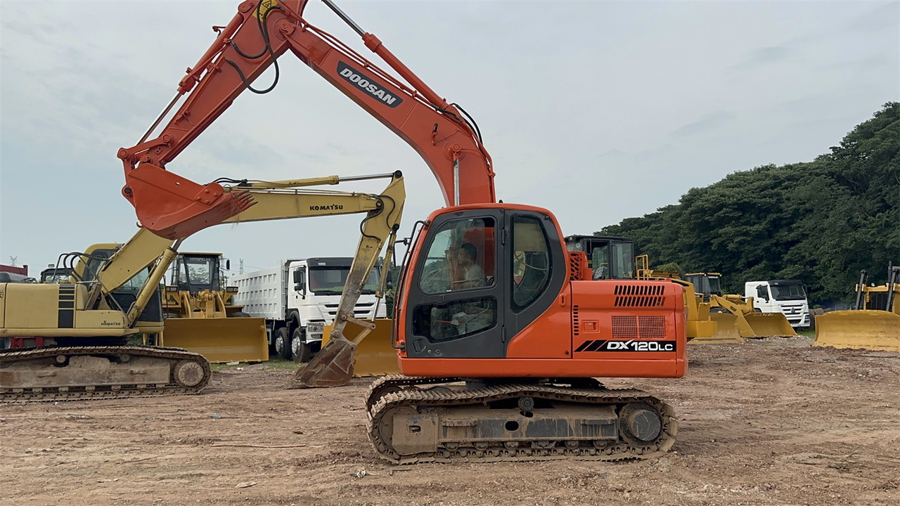 DOOSAN DX120 - Bager guseničar: slika 2 DOOSAN DX120 - Bager guseničar: slika 2