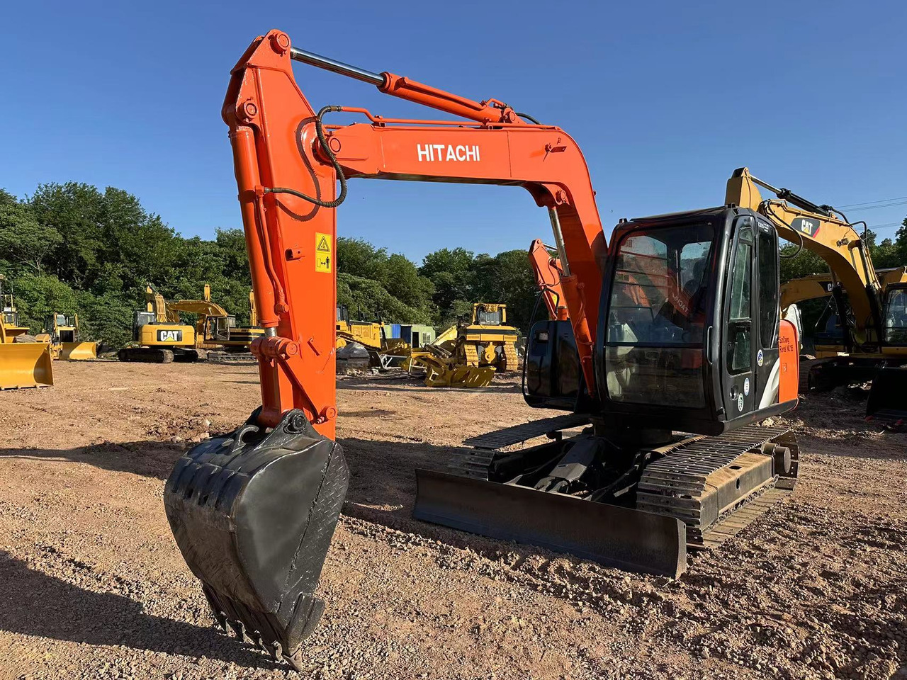 HITACHI ZAXIS ZX70 - Mini bager: slika 1 HITACHI ZAXIS ZX70 - Mini bager: slika 1