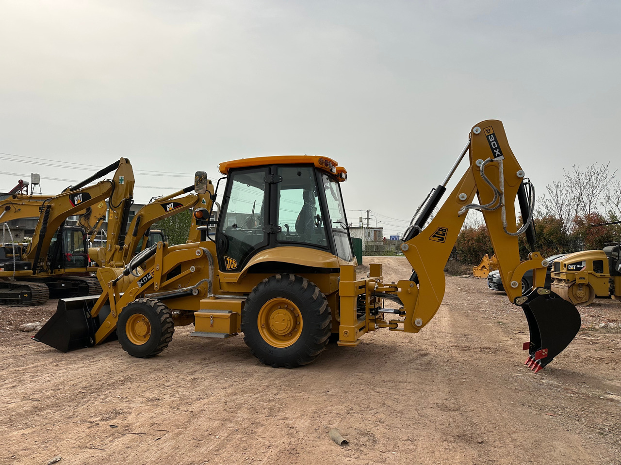 JCB 3CX - Bager utovarivač: slika 2 JCB 3CX - Bager utovarivač: slika 2