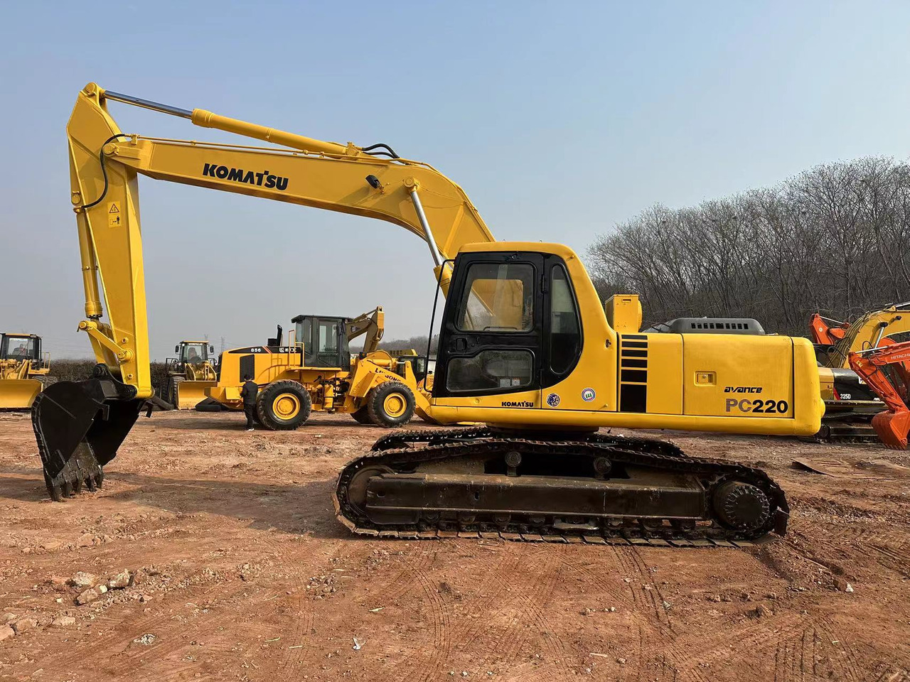 KOMATSU PC220-6 - Bager guseničar: slika 1 KOMATSU PC220-6 - Bager guseničar: slika 1