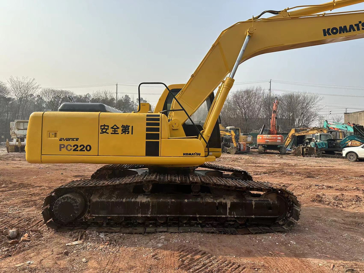 KOMATSU PC220 - Bager guseničar: slika 5 KOMATSU PC220 - Bager guseničar: slika 5